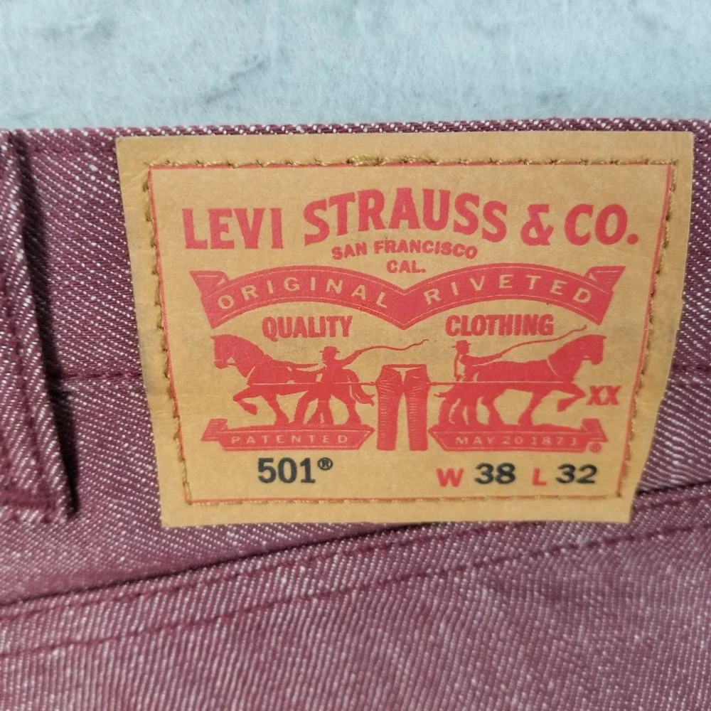 Levis Jeans Mens 38x32 Burgundy 501 Original Fit White Oak Cone Denim 00501-2130
